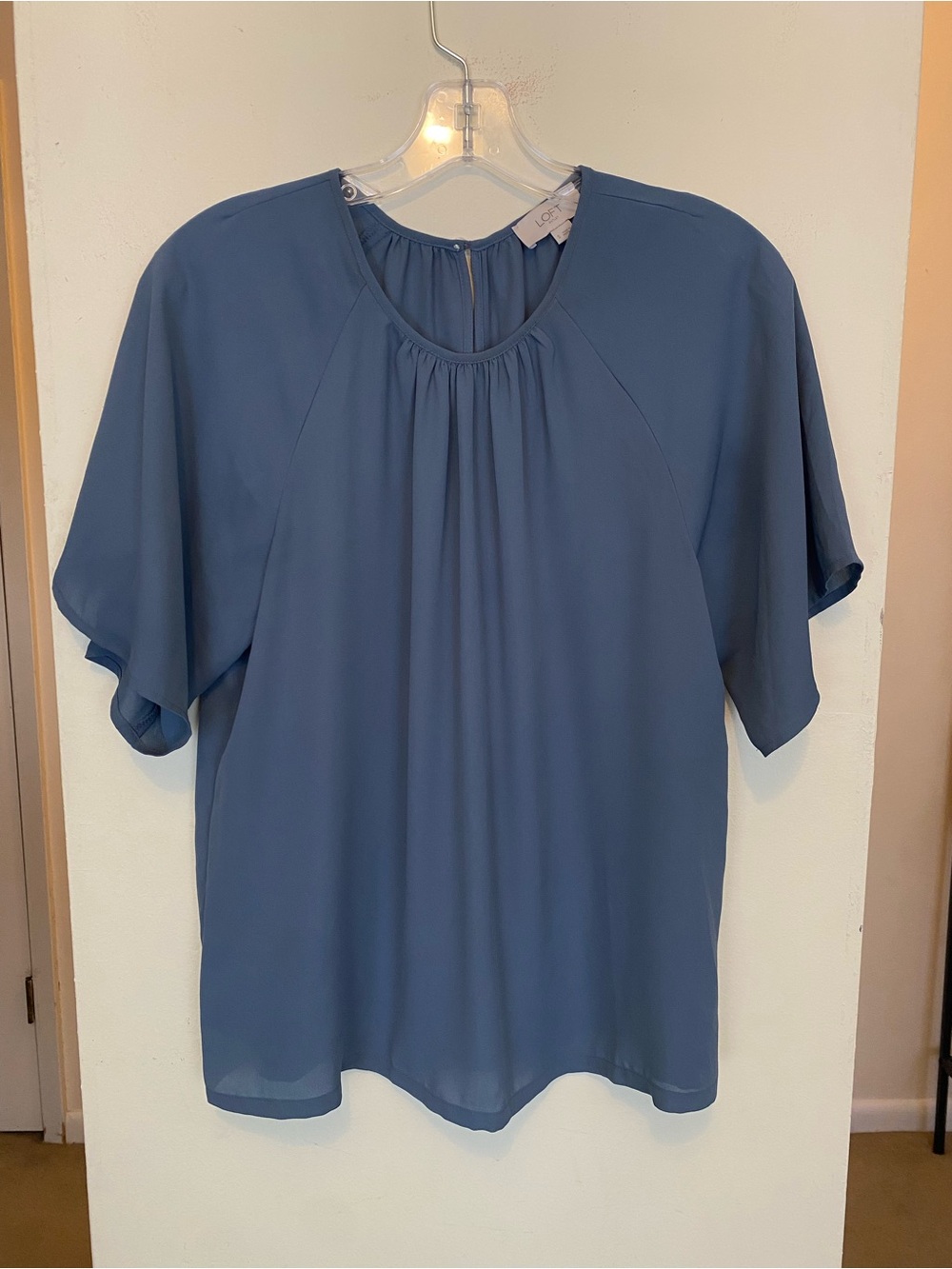 Loft Outlet Blue Short Sleeve Blouse Womens Small Flowy Sleeves Keyhole Back
